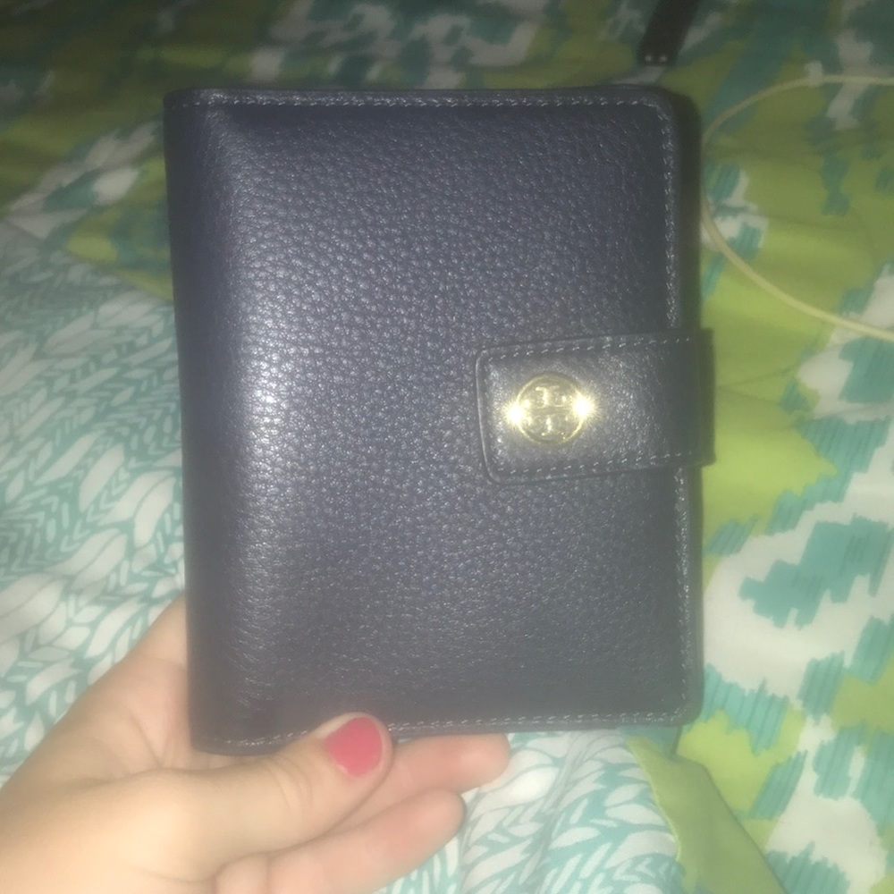Tory Burch passport holder/Wallet